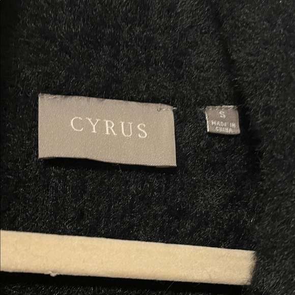 CYRUS Luxurious Silky Faux Fur Notch Lapel Coat Hook Closure Pockets, Size S - Picture 2 of 11